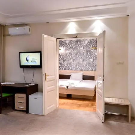 Bed & Breakfast Atlas Travel Point Center Suites 3*
